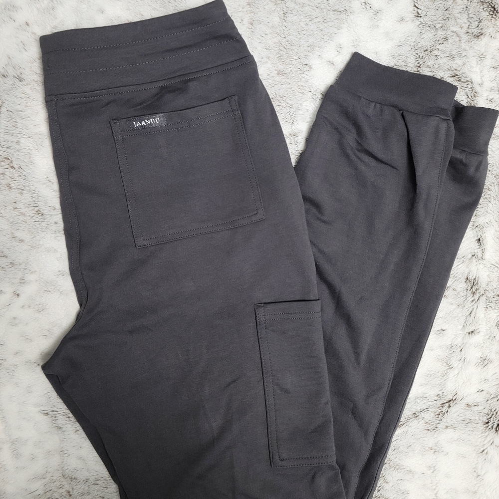 Jaanuu scrubs gray